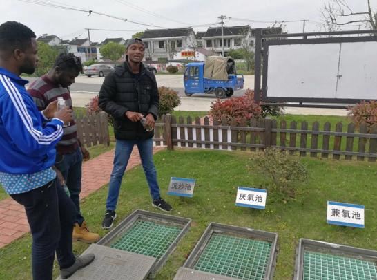 外國留學生參觀力鼎農村污水處理項目 外國留學生參觀力鼎農村污水處理項目