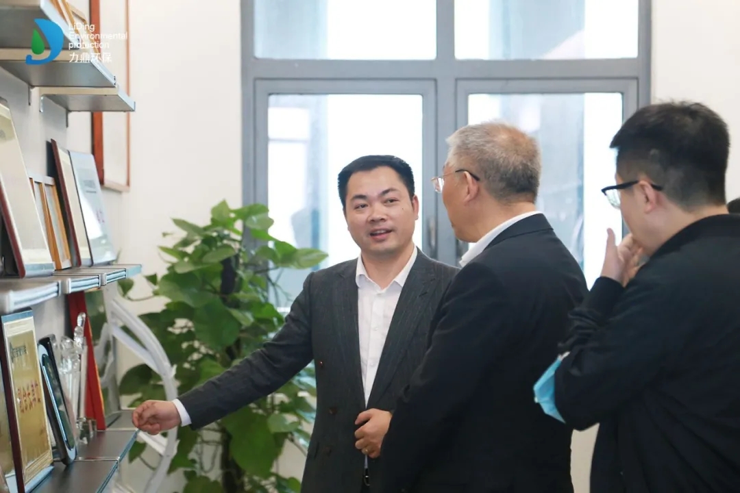 村鎮(zhèn)一體化污水處理設(shè)備(LD 型)”被鑒定為國(guó)內(nèi)領(lǐng)先水平! 村鎮(zhèn)一體化污水處理設(shè)備(LD 型)”被鑒定為國(guó)內(nèi)領(lǐng)先水平!